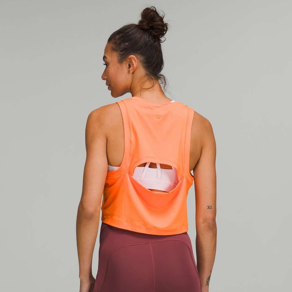 lululemon open-back cropped training tank top size 4